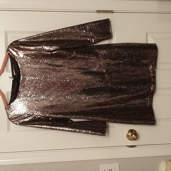 T Tahari Dresses & Skirts - New Tahari Sequin Dress